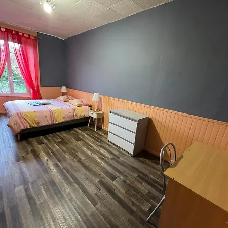 アパート La Flanerie Mauriacoise モーリアック