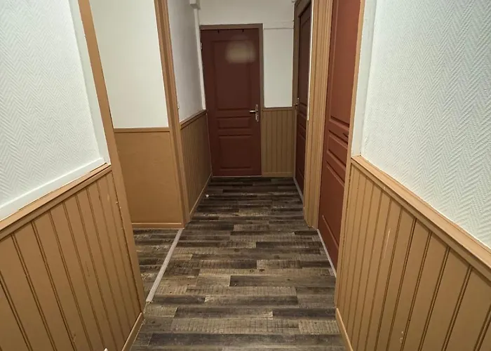 Апартаменты La Flanerie Mauriacoise *